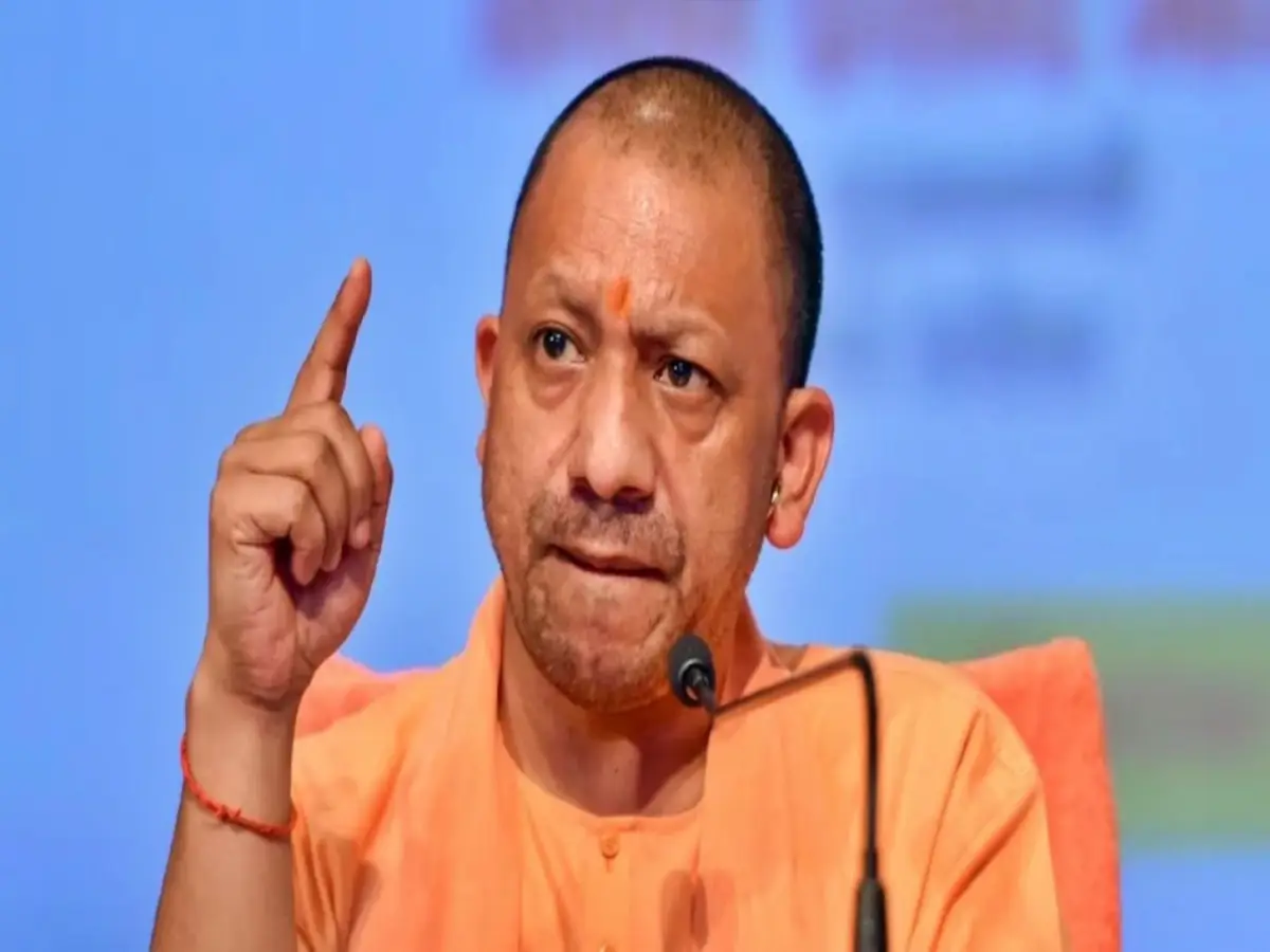 CM Yogi Adityanath roared with a sword in his hand