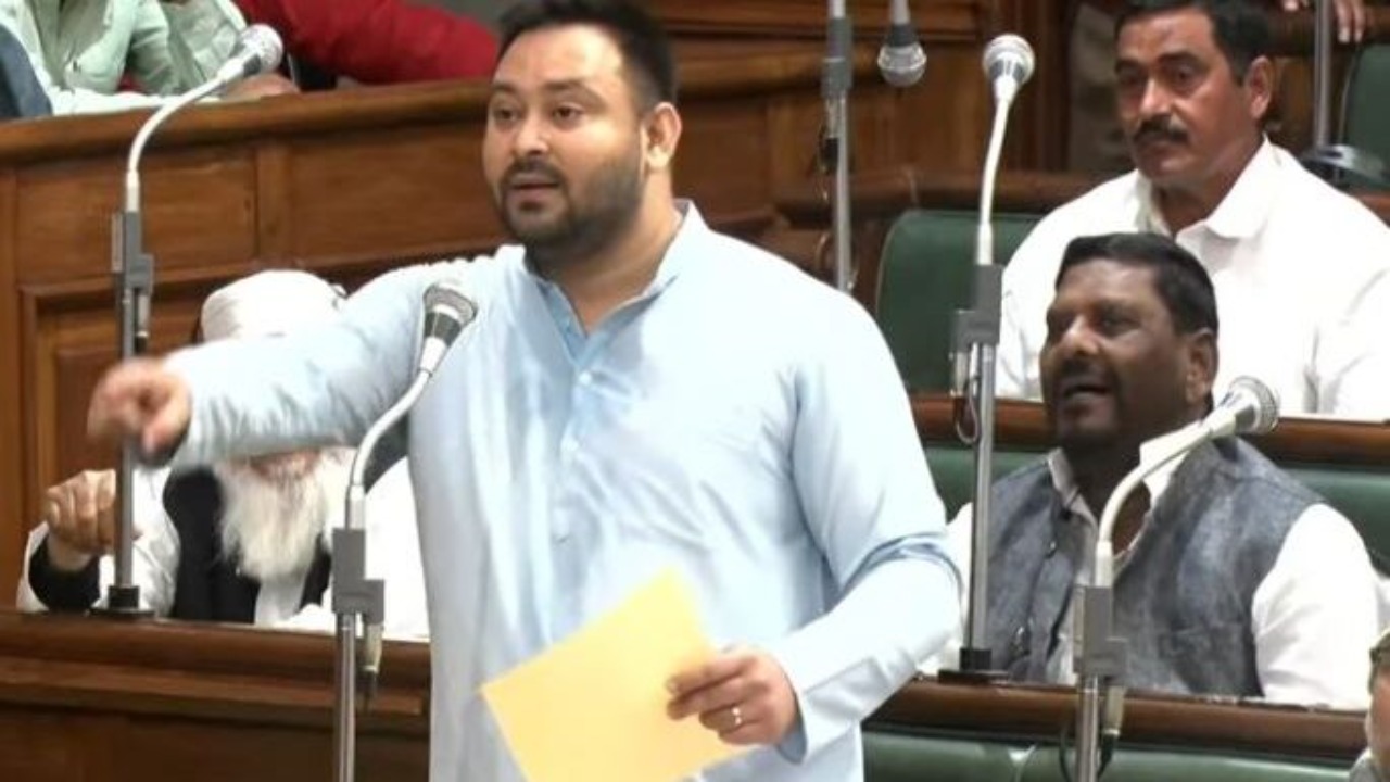 तेजस्वी यादव ने नीतीश कुमार पर साधा निशाना, कहा जैसे संसार की उत्पति 2005 के बाद ही हुई !