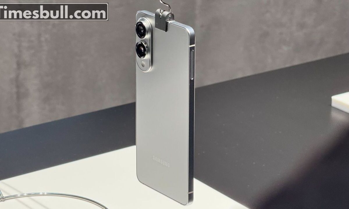 Samsung Galaxy S25 Edge: Slim Design with Dual Rear Cameras