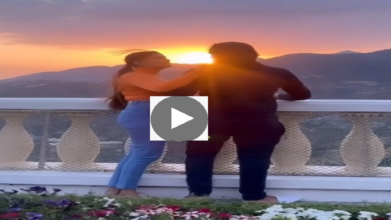 Haryanvi Video: सपना चौधरी सड़क पर ही पति वीर साहू को देख हुई रोमांटिग, फिर करने लगीं रोमांस, देखें वीडियो