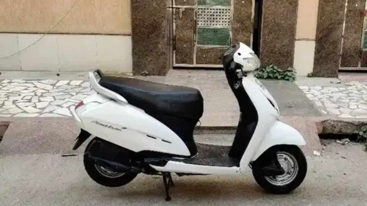 सिर्फ 15 हजार रुपये ले आइए धाकड़ स्कूटर Honda Activa, देखिए कैसे मिलेगी यह डील