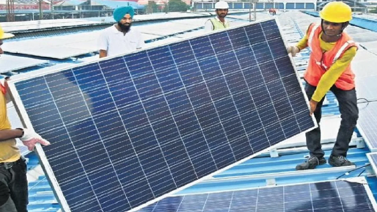 Solar Panel: सरकार घर-घर लगा रही सोलर पैनल, आप भी फटाफट करें आवेदन, मिल रहा तगड़ा लाभ
