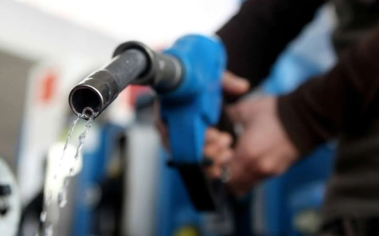 Today Petrol Diesel Price: शनिवार को जारी हुए पेट्रोल- डीजल के नए दाम! जानें ताजा रेट 