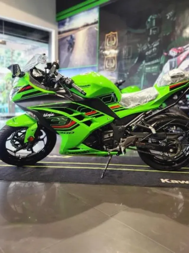 Kawasaki Ninja 300, Kawasaki bike, sports bike, mileage bike, affordable bike, stylish bike, Yamaha FZ challenger,