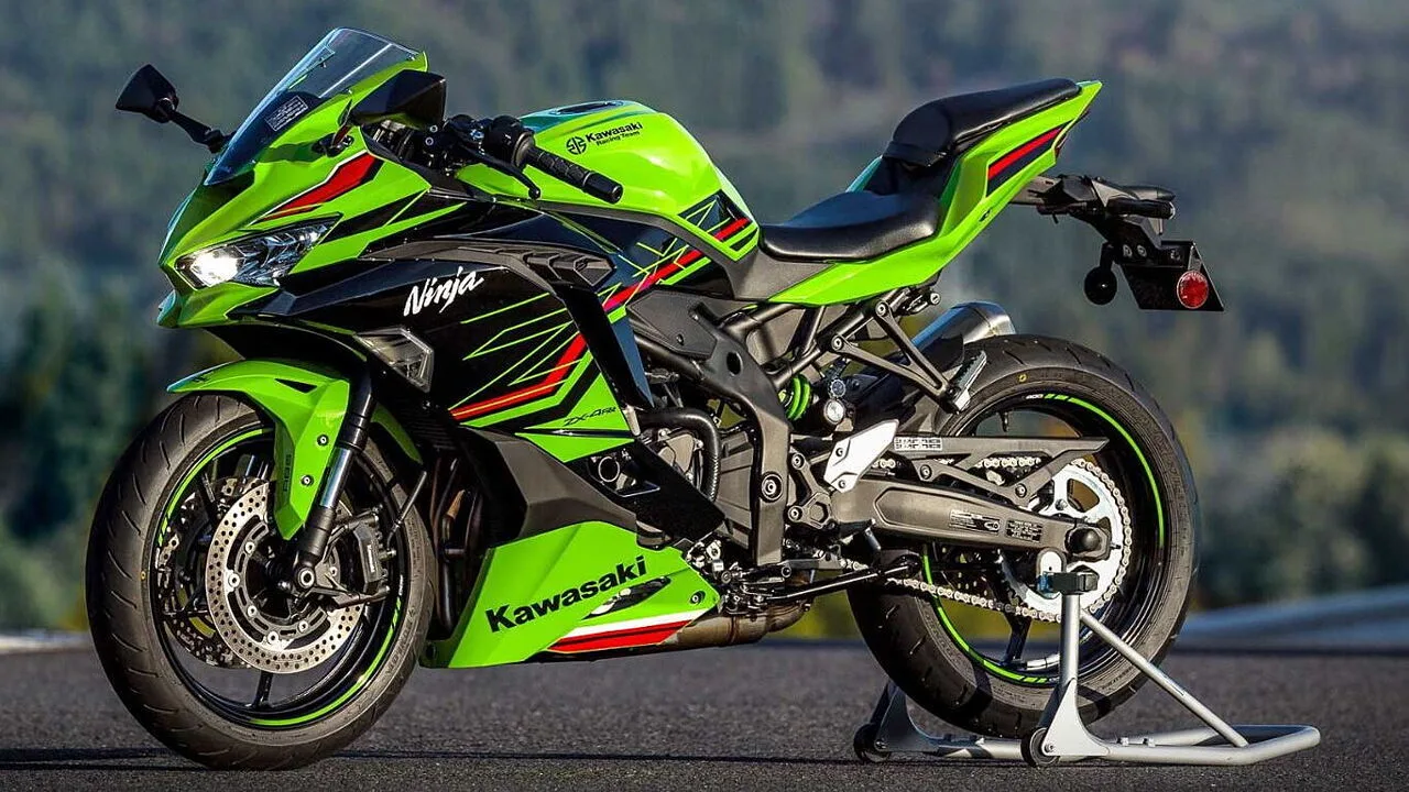 First glimpse of Kawasaki Ninja ZX-4RR Limited Edition Revealed! Will be launched soon in India, See expected price and features