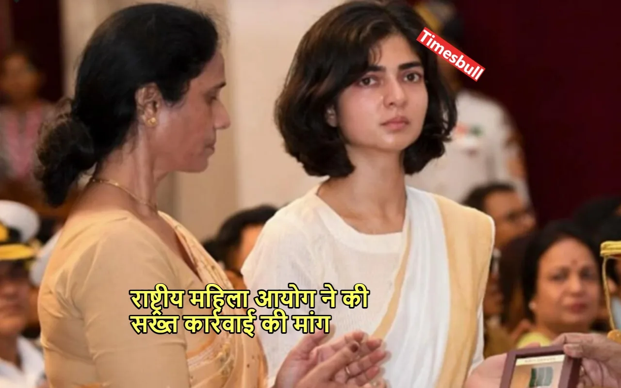 शहीद कैप्टन की पत्नी पर...