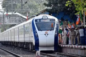 बिजली से चलने वाली लोहें की ट्रेन में बैठे यात्रियों को नहीं लगता करंट, जानें कारण?