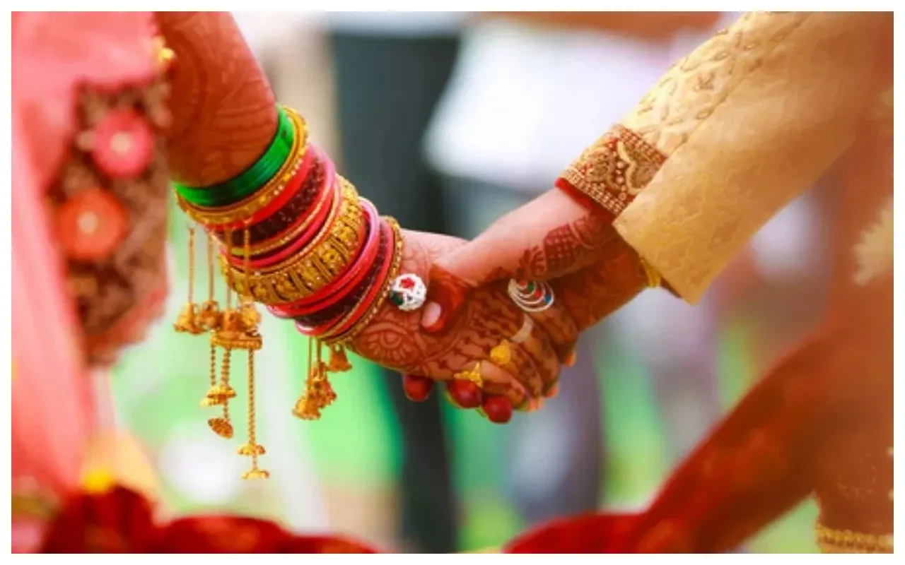 Couple Divorces