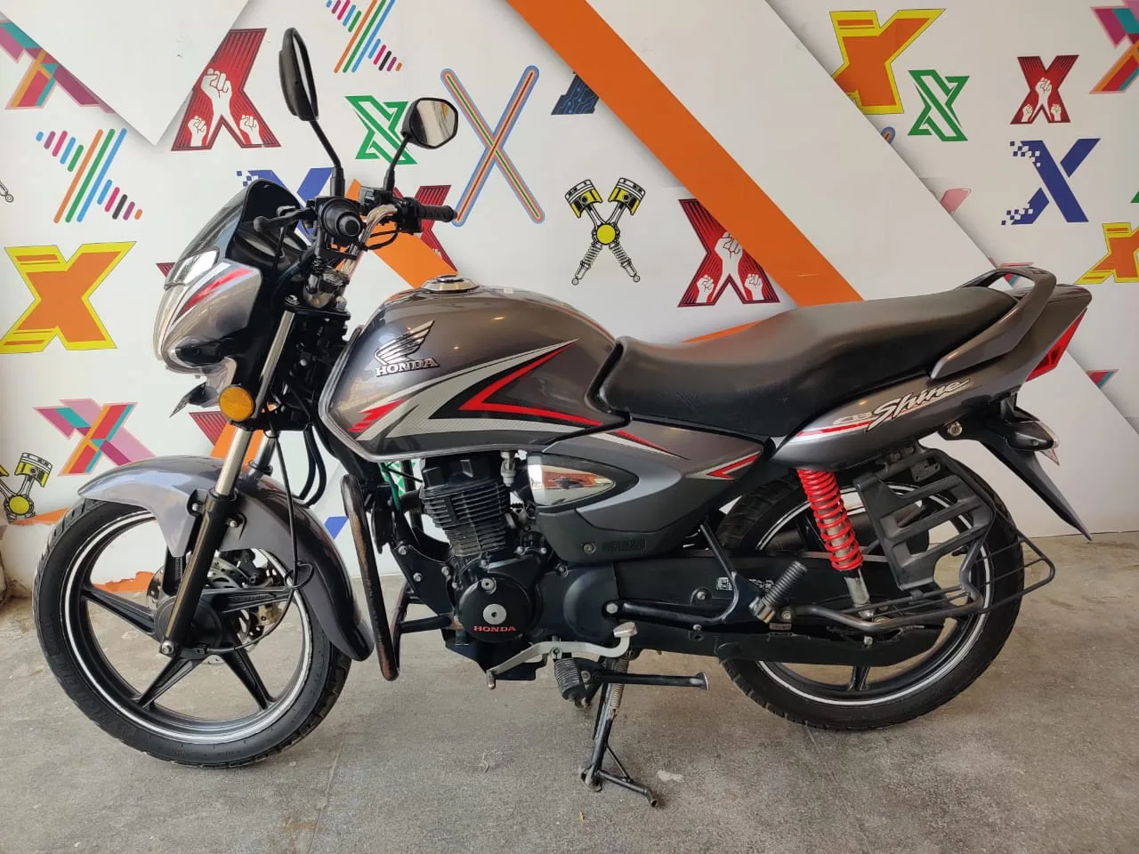 Honda Shine 125 A Comprehensive Review of Its Design Performance and Mileage Times Bull