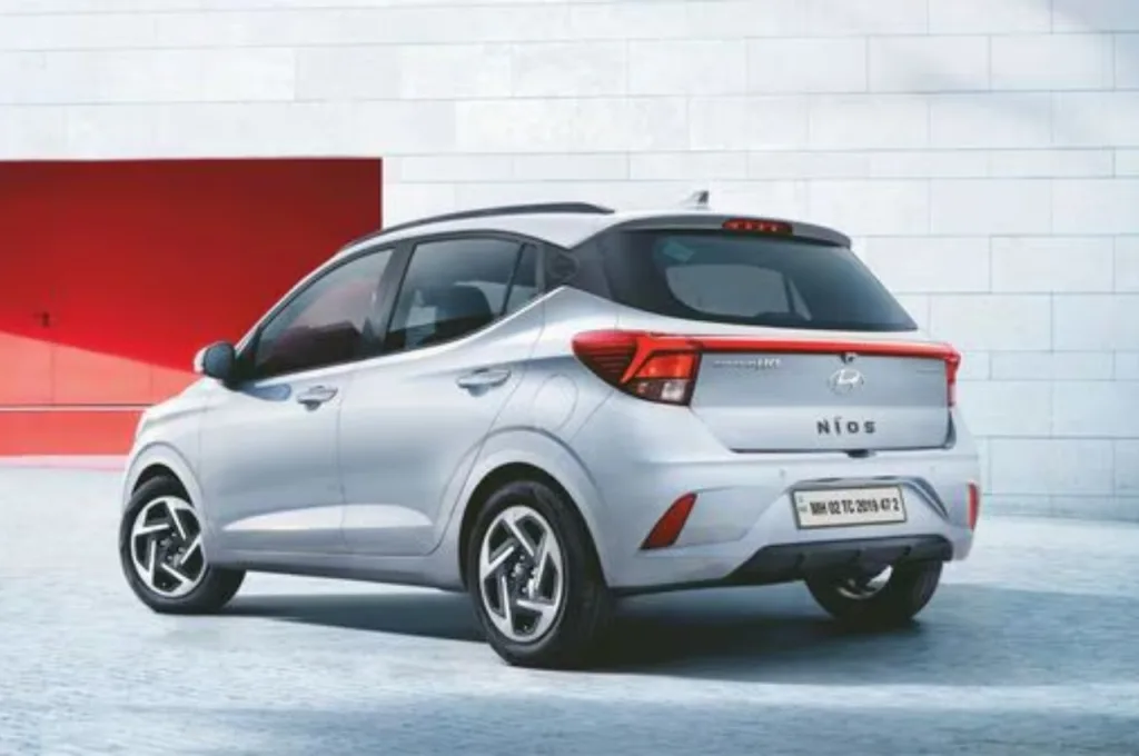 Hyundai i10 CNG comes with new features, lowest price, See details