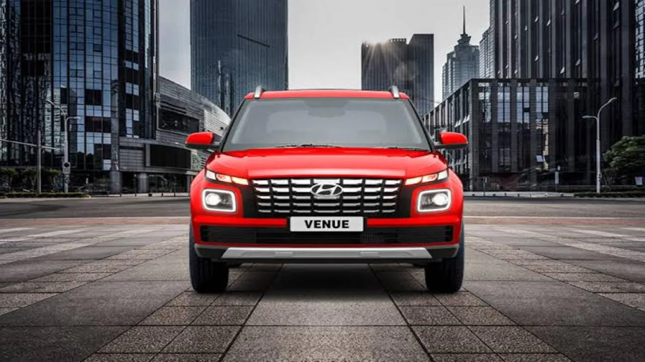 Hyundai Venue Facelift: Caught on...