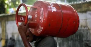 LPG Cylinder Price: रक्षाबंधन से पहले का बड़ा ऐलान, ये राज्य सरकार सिर्फ 500 रुपये में देगी गैस सिलेंडर!