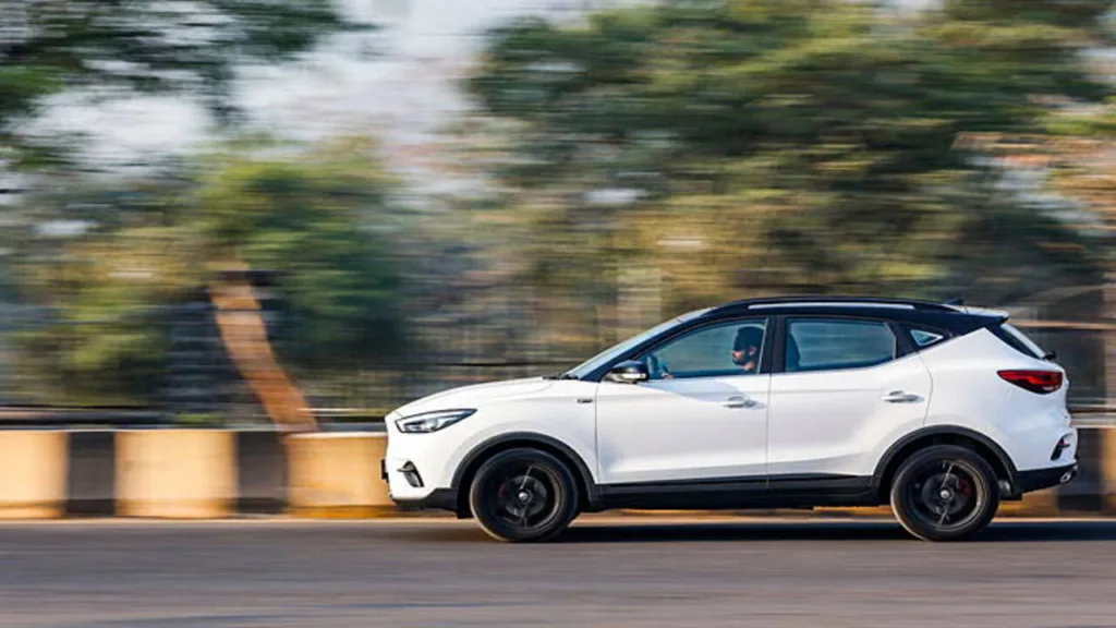 MG Astor 2025: Hybrid Powertrain, Design Updates, and Features