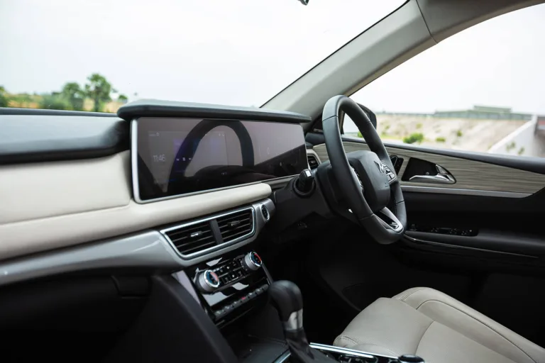 Mahindra XUV 700 EV: A Powerful SUV with Luxurious Features