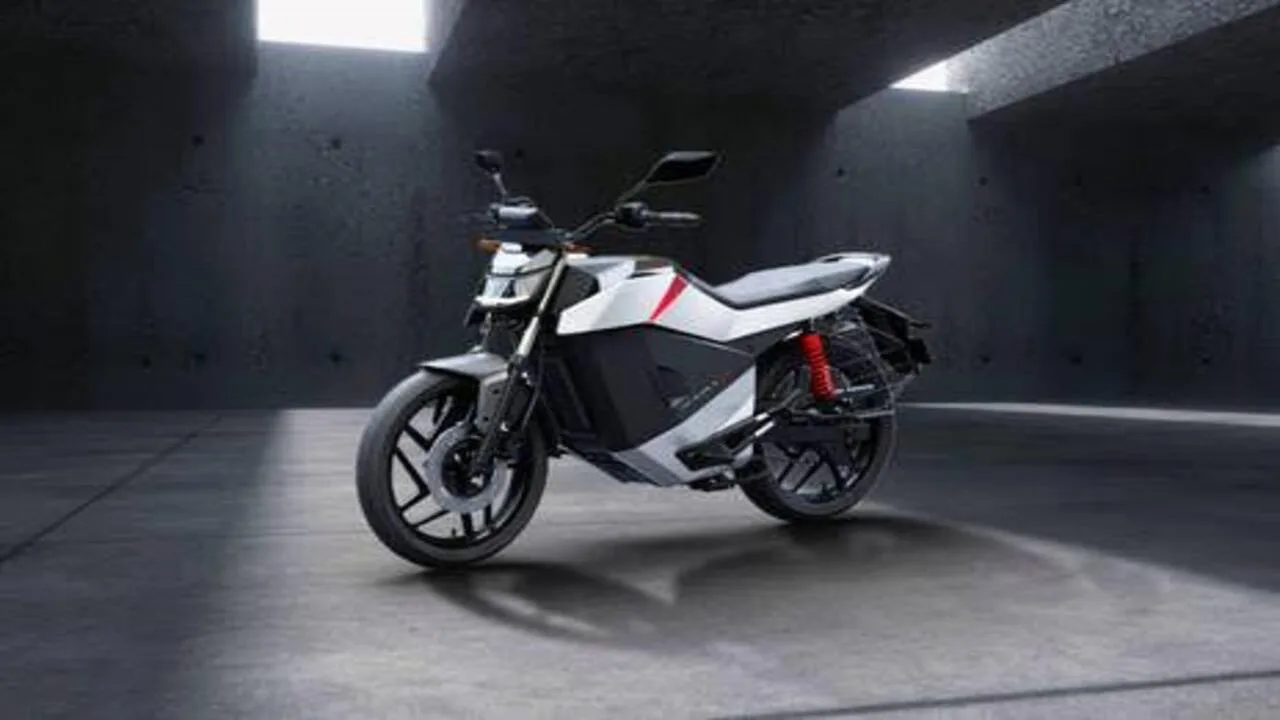 Electric Motorcycles in India: Range,...