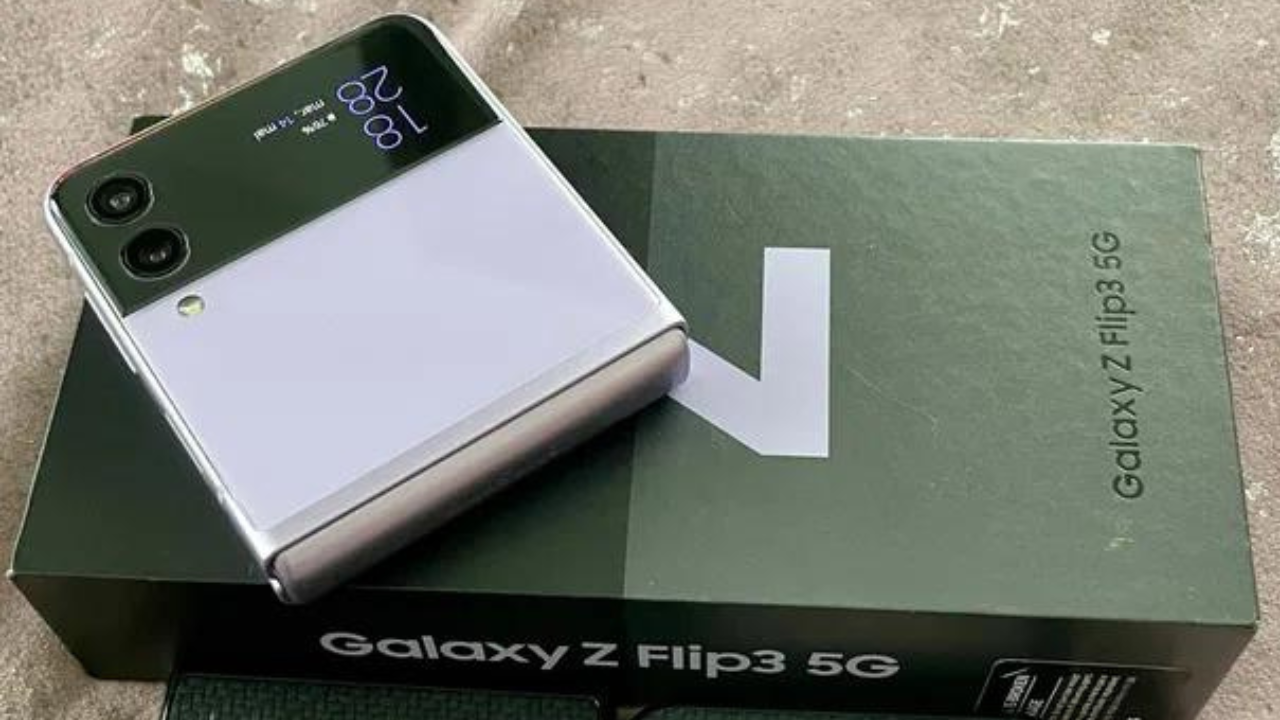 SAMSUNG Galaxy Z Flip3