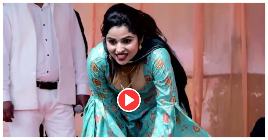 Muskan Baby Sets the Stage on Fire with Her Dance Moves in Front of an Old Man