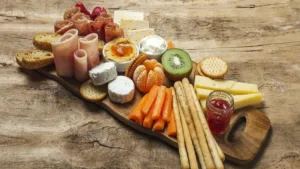 फैमिली या आए हुए मेहमानों को करना चाहते हैं खुश, तो झटपट से बनाएं ये चटपटे स्नैक्स, देखते ही आ जाएगा मुँह में पानी!