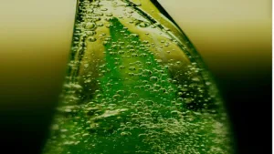 Aloe vera gel for hair: Promotes hair growth and reduces scalp dryness