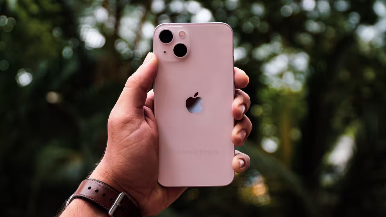 Apple iPhone 13 A