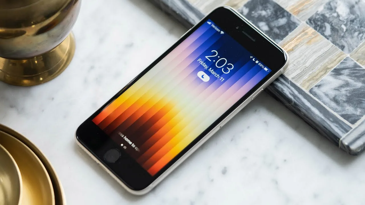 Apple iPhone SE 3