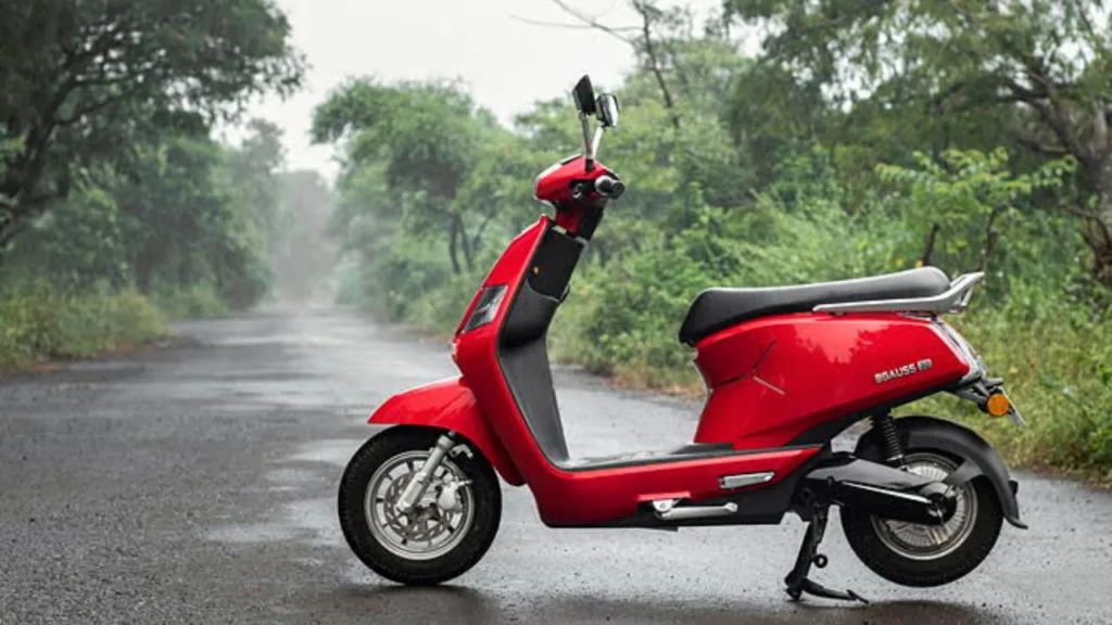 BGauss B8: Amazing Features, Powerful motor and range, see price