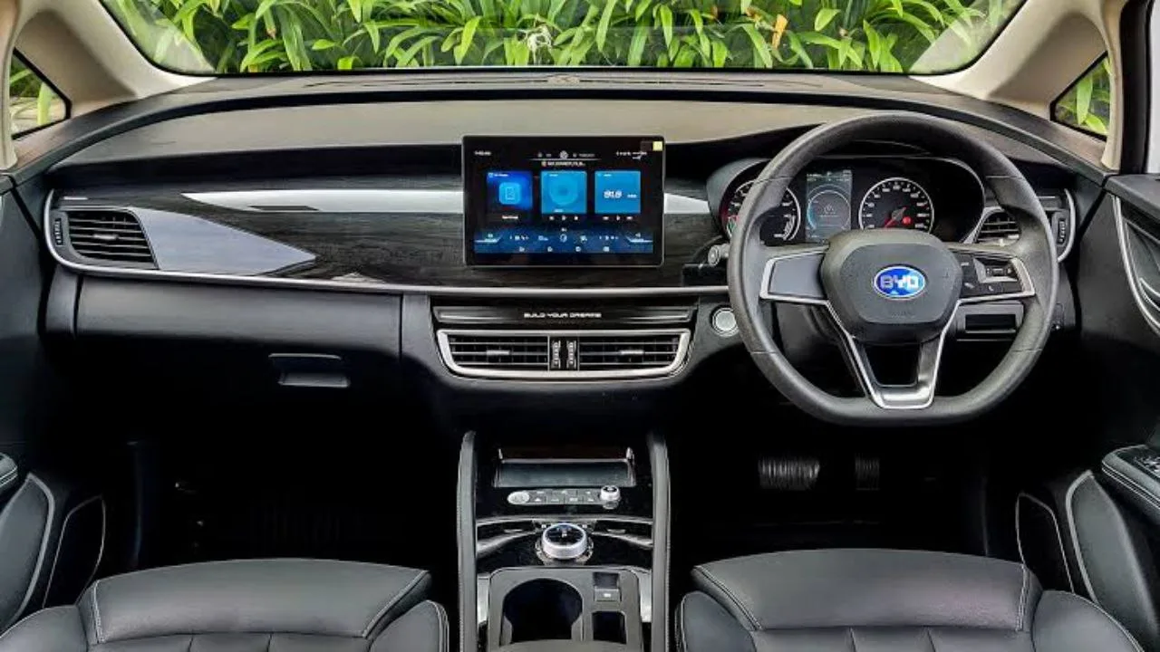 BYD eMAX7: Amazing features, battery...