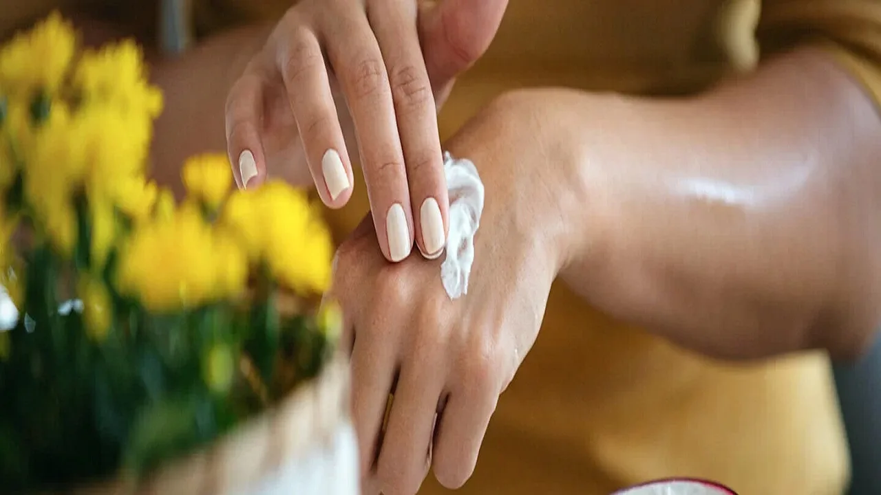 Make your own hand cream:...