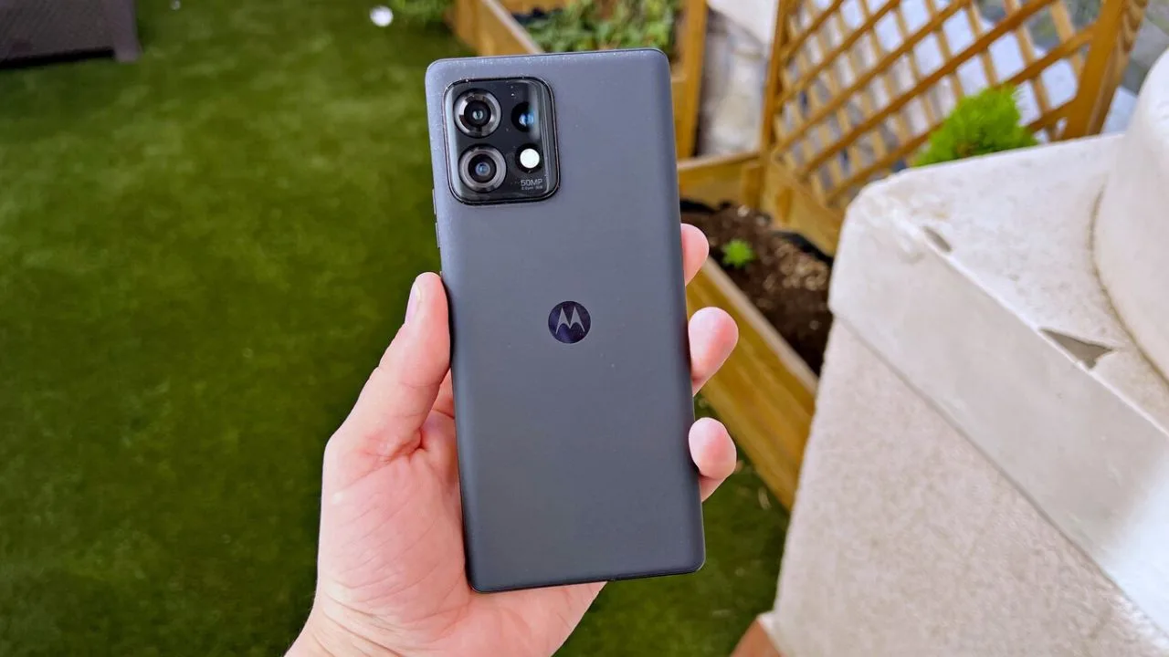 Motorola Edge 40 Pro Boasts...