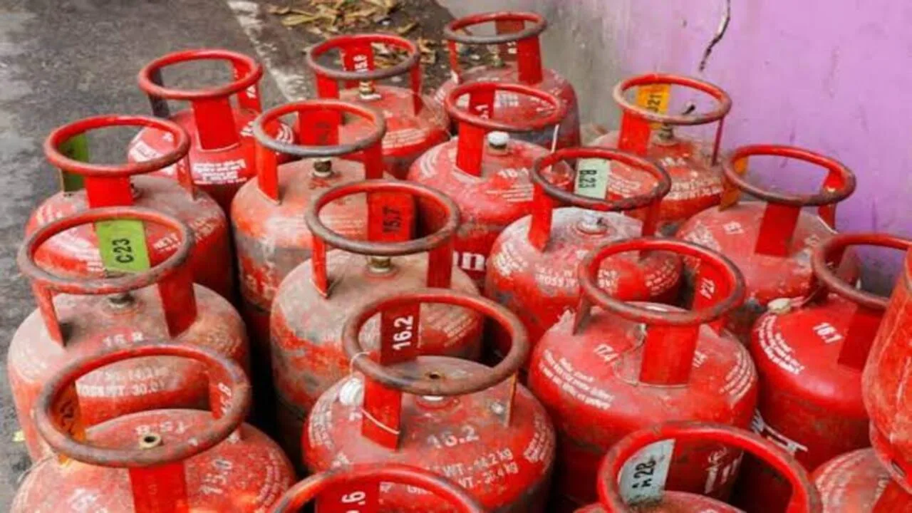 Ujjwala Yojana: Free gas cylinder,...
