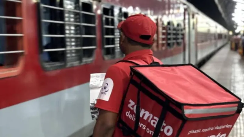 Zomato Food Delivery In Train (1)