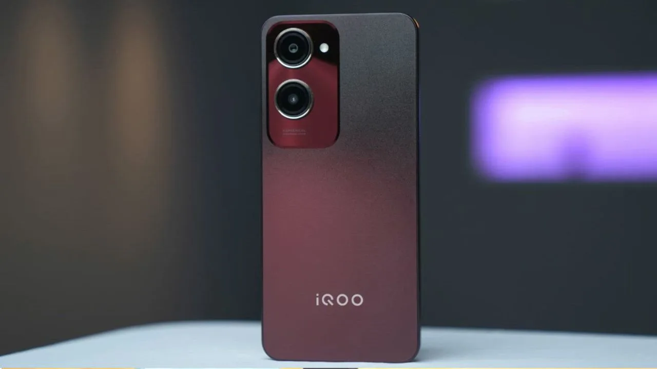 iQOO Z9 Lite 5G Key...