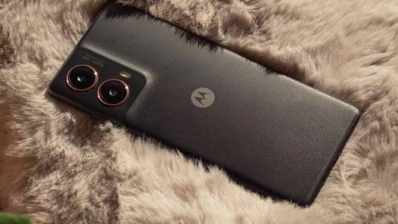 32MP Selfie Camera Motorola G85...