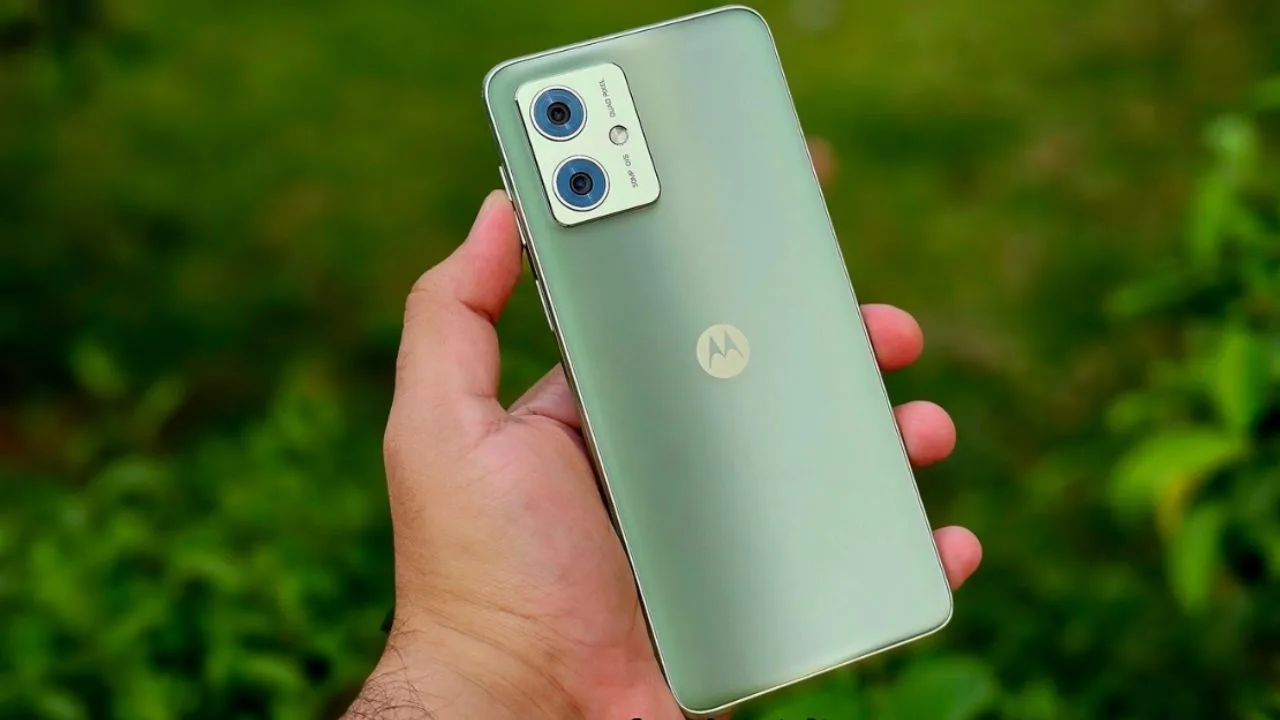 Top Smartphones Under 15,000 Rs...