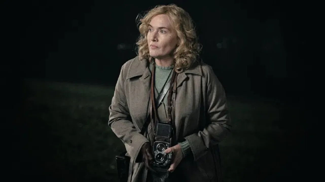 Kate Winslet Shines in New...