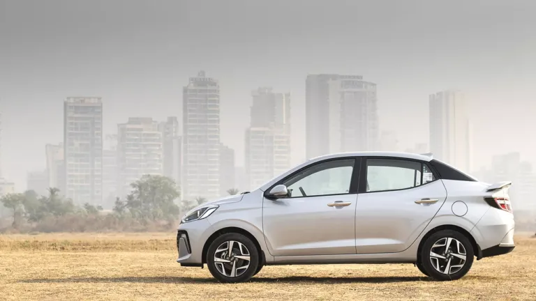 Hyundai Aura: Stylish Sedan with Impressive Features and Variants