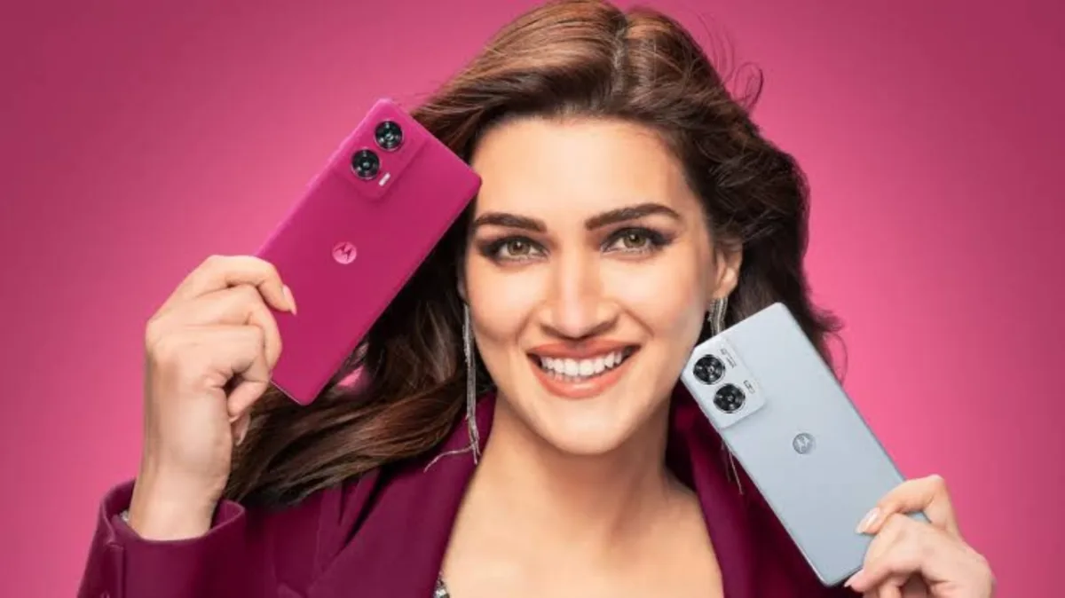32MP Selfie Camera Phone Moto Edge 50 Fusion at 25 Off from Flipkart