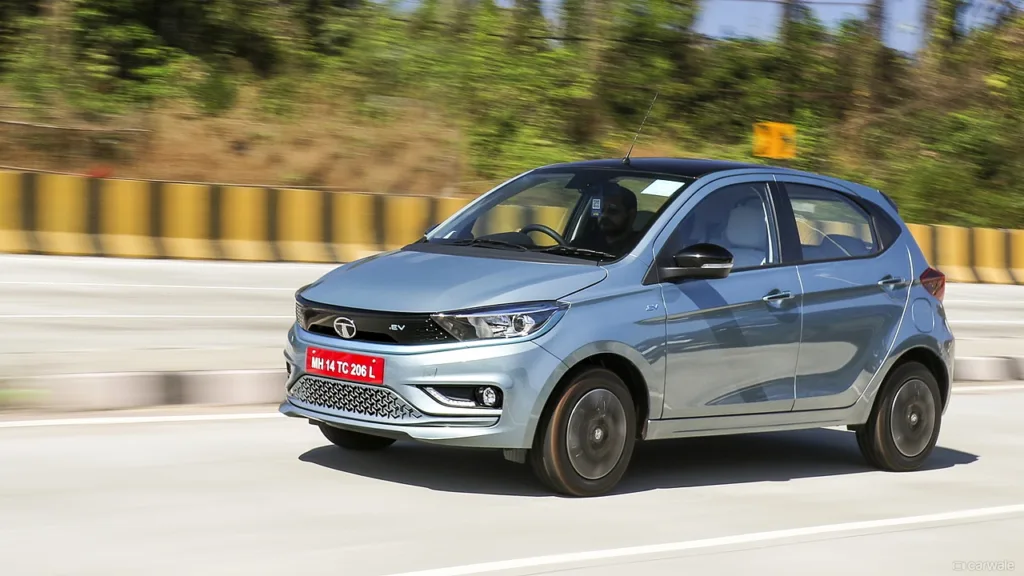 Tata Tiago: Your Everyday Ride with Impressive Features