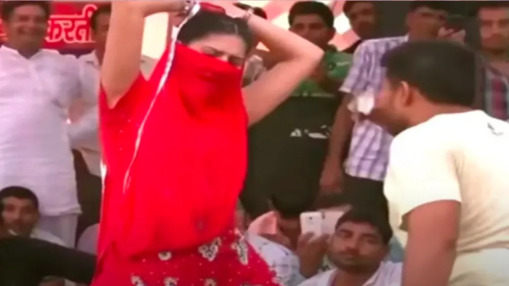 Sapna Choudhary Stunning Tera Sir Te Chunni Tarana’ Dance Moves’Trend on Youtube, Must Watch