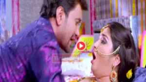 Bhojpuri Song: Aamrapali Dubey & Nirahua Best Romance In 'Table Pe Level Mili' Song Trend On Yotube Again, Must-Watch