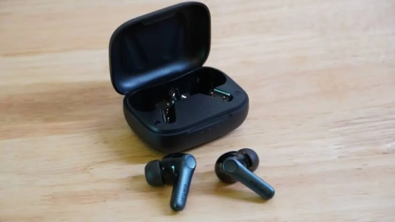 Noise Cancelling Earbuds upto 73%...