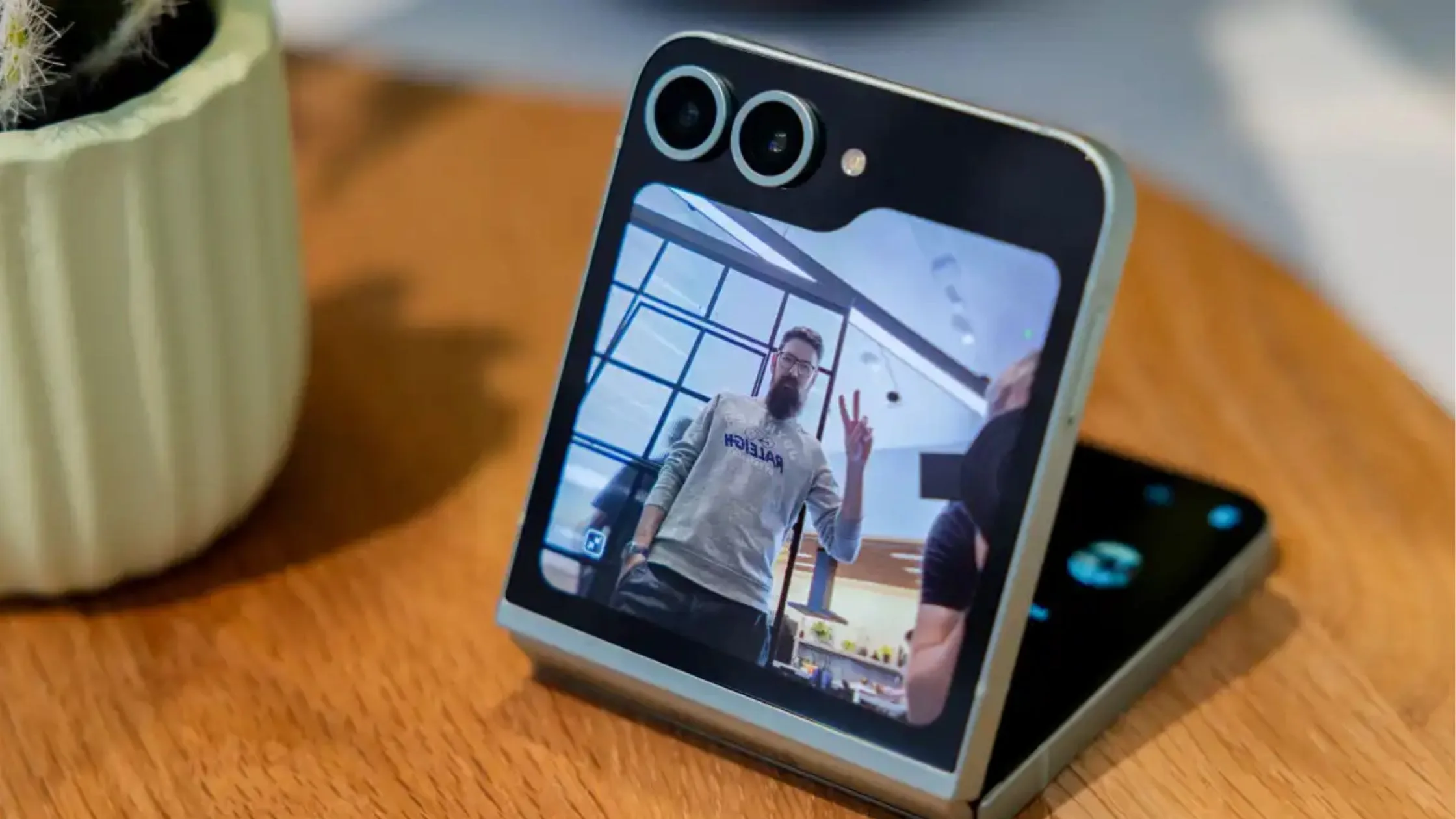 Samsung Galaxy Z Flip6