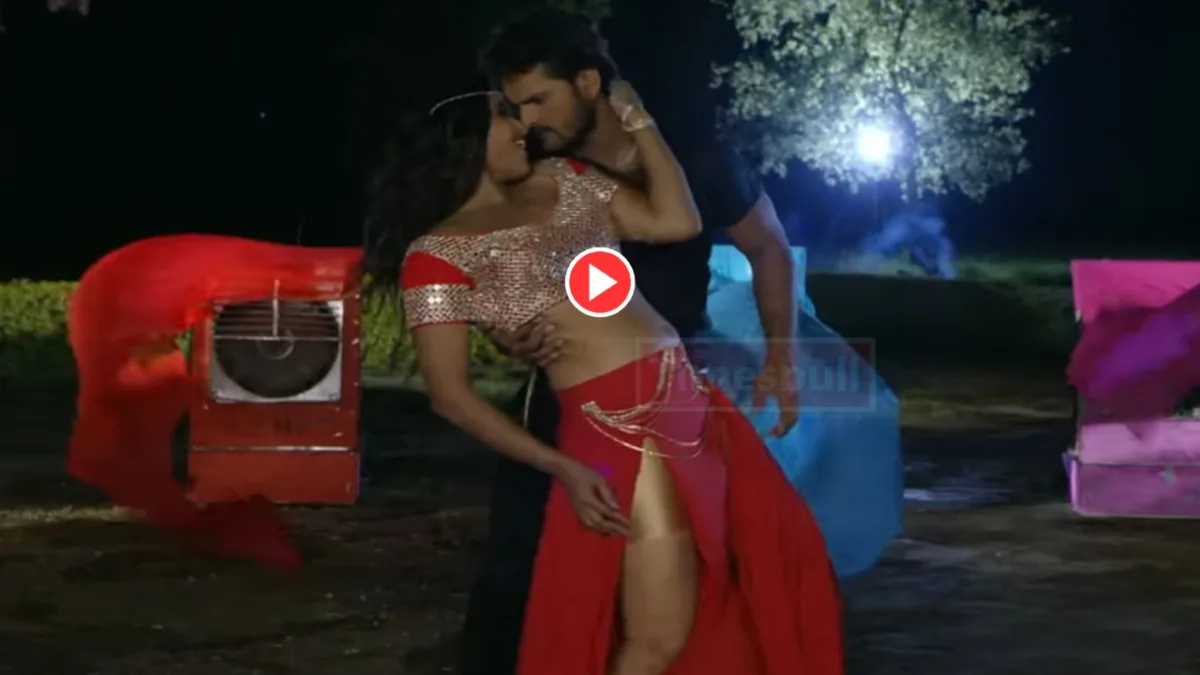 Kajal Raghwani (19)