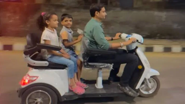 Extremely comfortable seats, no need to balance; this e-scooter became internet sensation