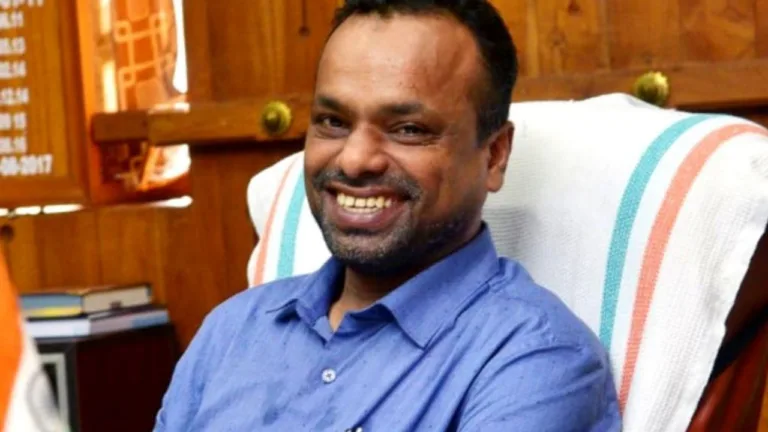 Success Story: Spent his childhood in an orphanage, became an IAS officer without passing the UPSC exam!