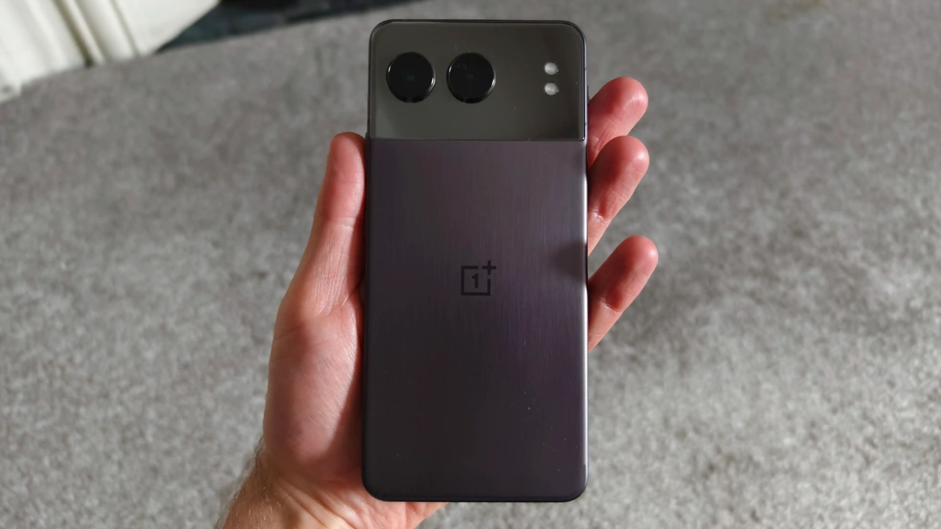 OnePlus Mobiles Under 40000