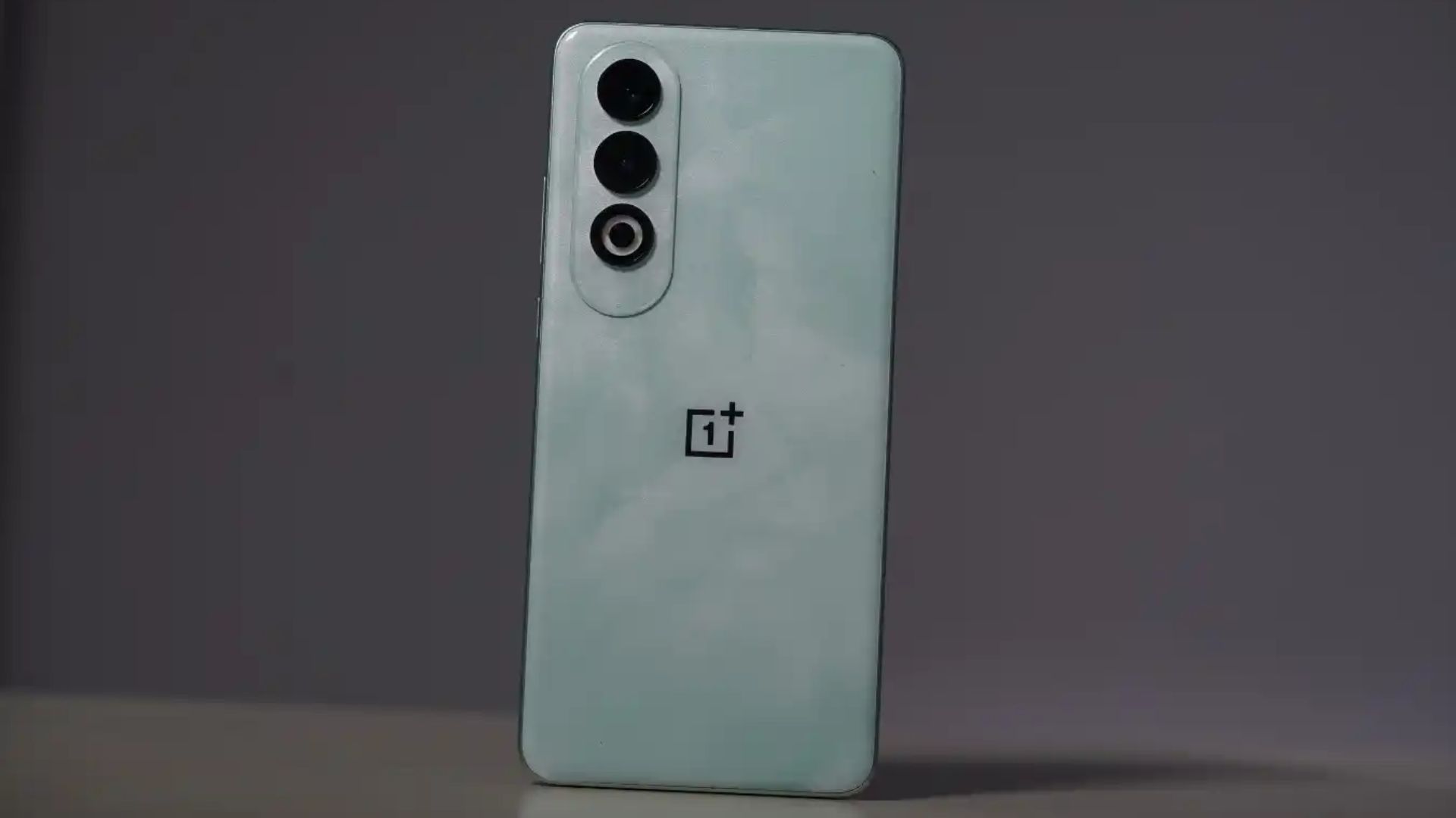 OnePlus Mobiles Under 40000