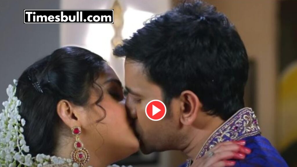 Bhojpuri Song :Aamrapali Dubey & Nirahua Strong Lip-Kiss In Jhumka Jhulaniya Diha”-Song Trend On Youtube, Watch Now