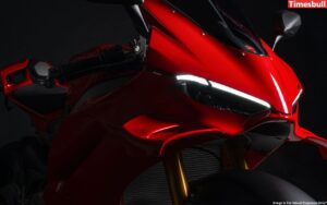 BMW S1000 RR Is In Danger! Rival Launching On 5th March In India: 2025 Ducati Panigale V4