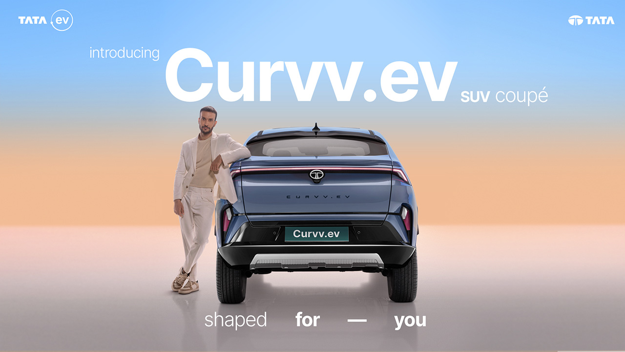 3 Rear Image With Branding Curvv